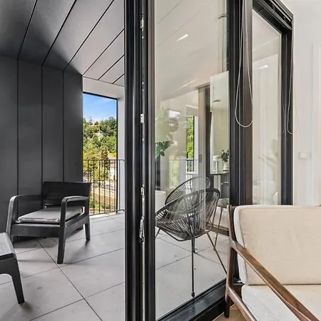 Luxurious 2br Apt With Balcony In Luxembourg