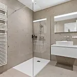 Luxurious 2br With Balcony In Апартаменты *
