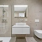 Luxurious 2br With Balcony In Апартаменты *