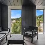 Luxurious 2br With Balcony In * Люксембург
