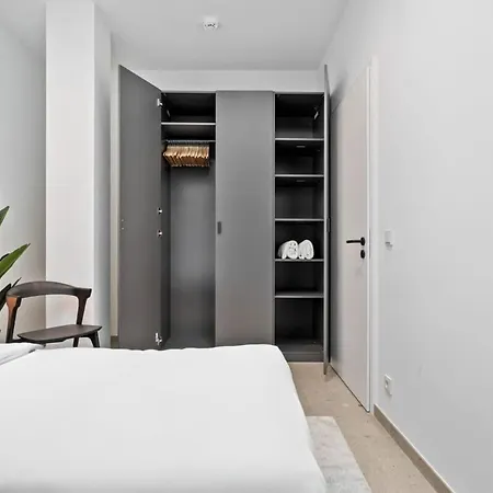 Luxurious 2br With Balcony In Luxembourg By