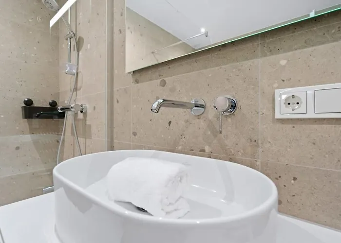 Luxurious 2br With Balcony In * Λουξεμβούργο