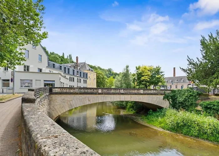 Luxurious 2br With Balcony In Διαμέρισμα