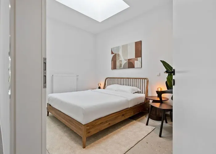 Luxurious 2br With Balcony In *