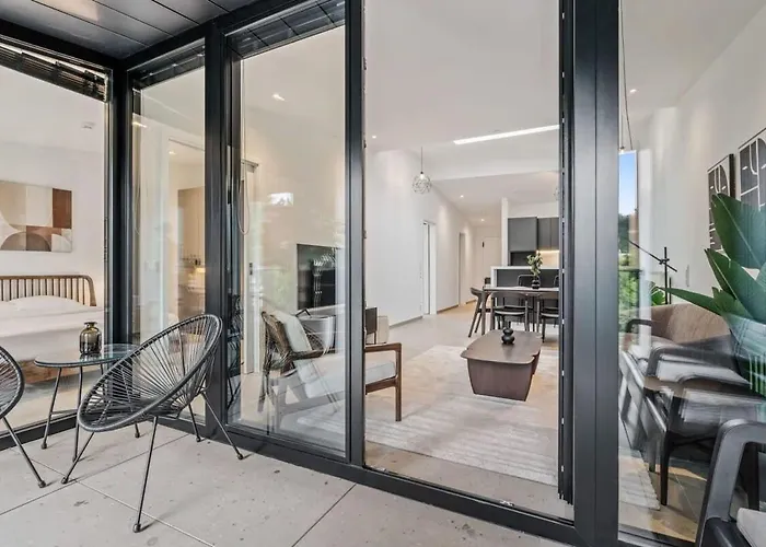 Apartment Luxurious 2br With Balcony In